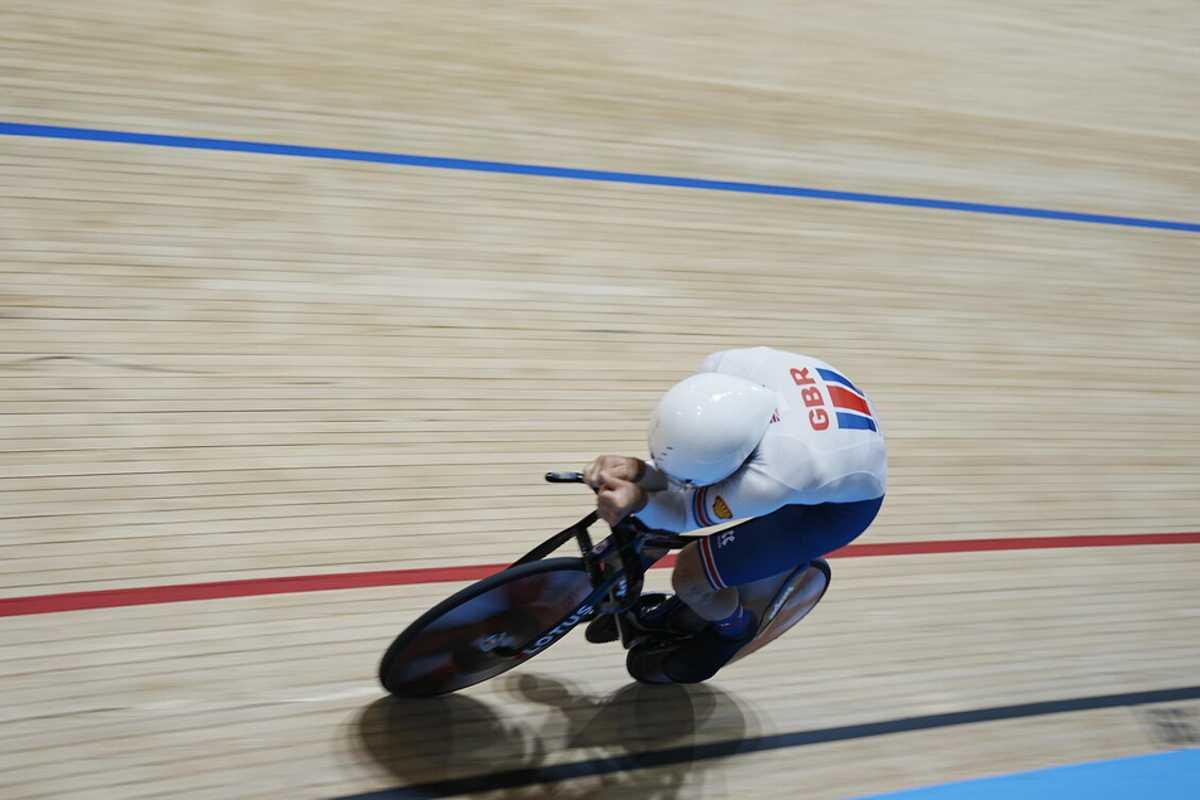 Grimod conquista il quinto posto nell'inseguimento ai Mondiali pista, mentre Charlton trionfa con l'oro