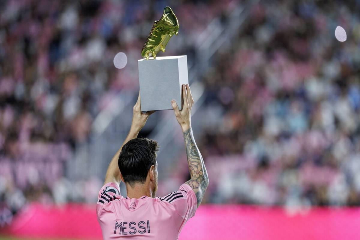 Messi brilla nei playoff Mls con una doppietta da sogno