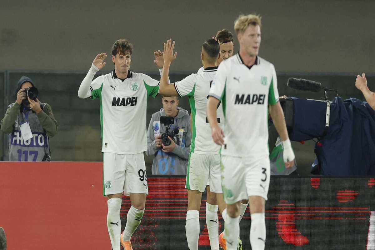 Pinamonti regala la vittoria al Sassuolo in una festa indimenticabile a Verona