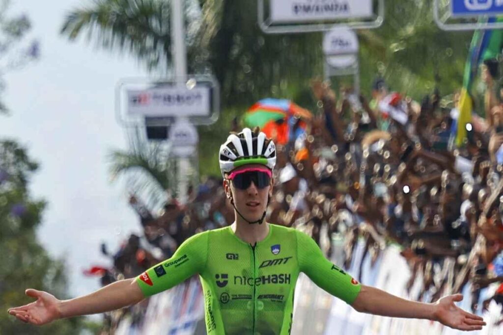 Pogacar domina e conquista l'oro europeo su strada