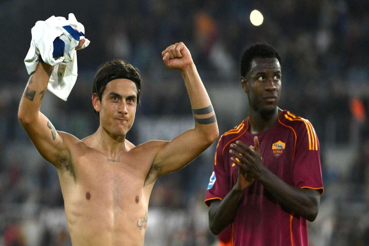 Roma trionfa sul Parma e raggiunge il Napoli in vetta alla Serie A