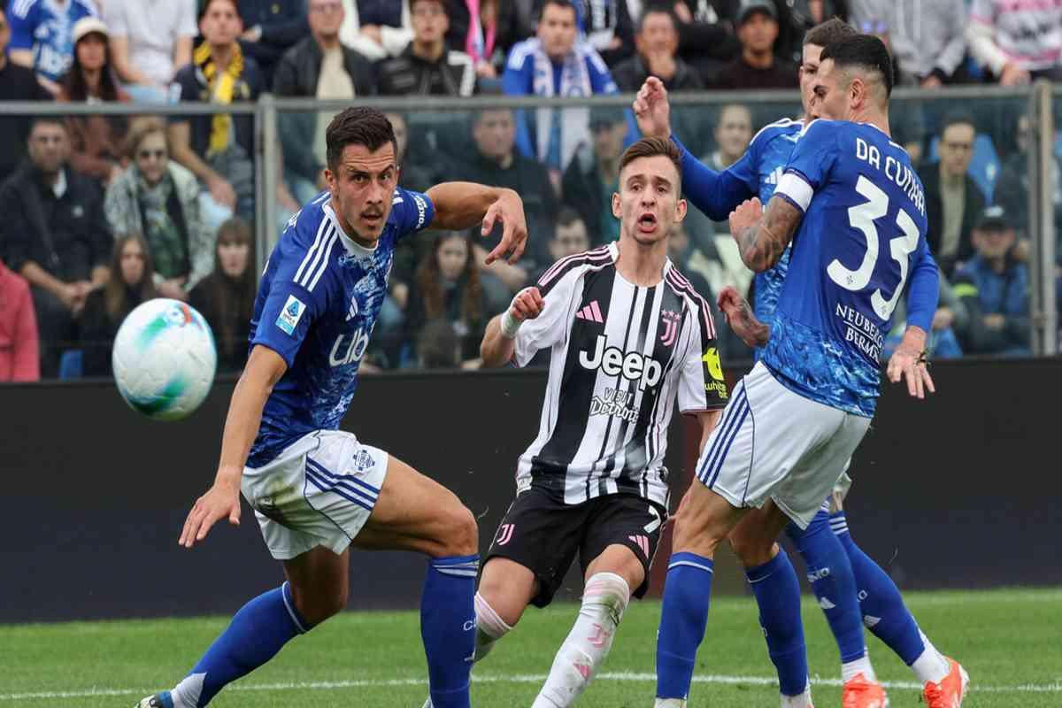 Tifosi del Como in silenzio per 15 minuti: un gesto di protesta durante la partita a Perth