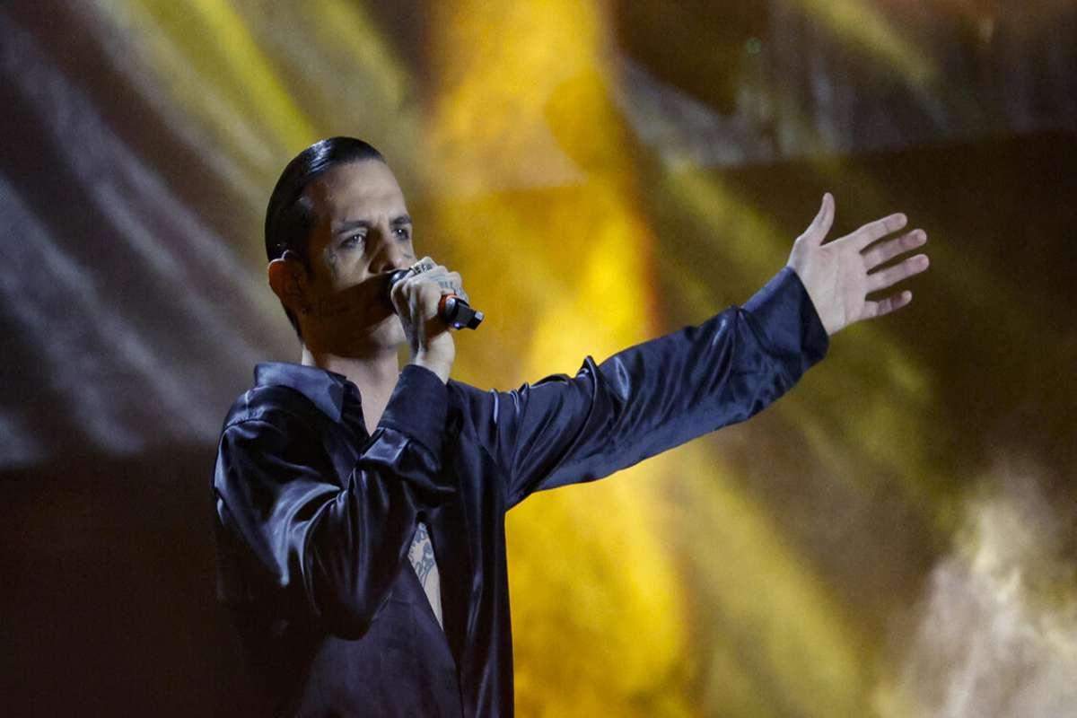 Achille Lauro accende le Atp Finals con un messaggio di vicinanza allo sport