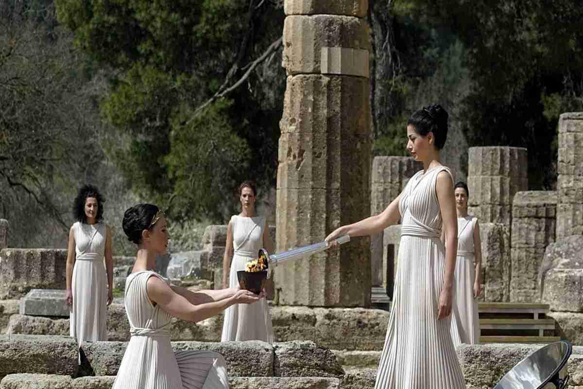 Cerimonia di apertura: la fiamma olimpica illumina Milano-Cortina