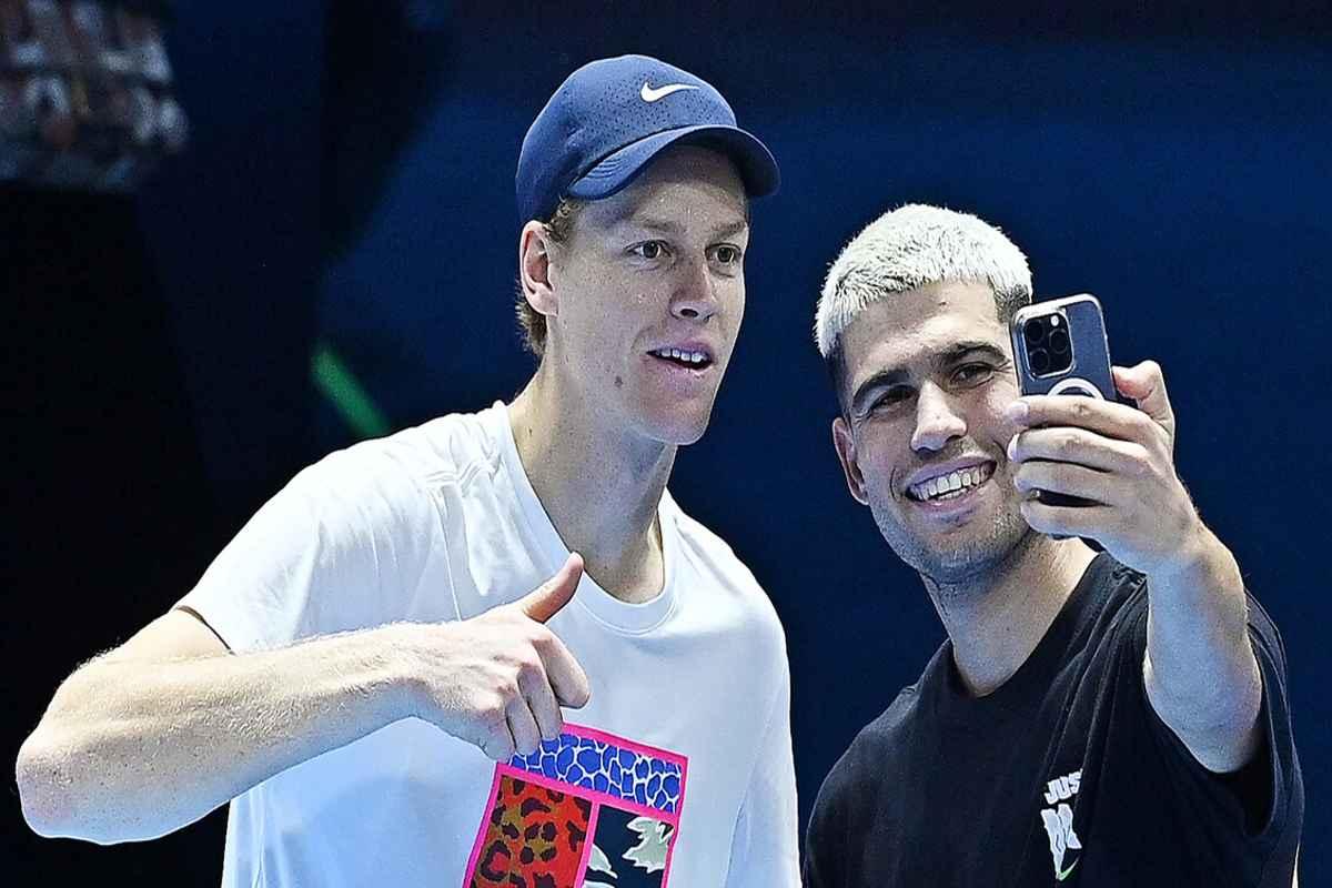 Finals: Alcaraz e Sinner, la battaglia dei numeri 1 in un selfie epico