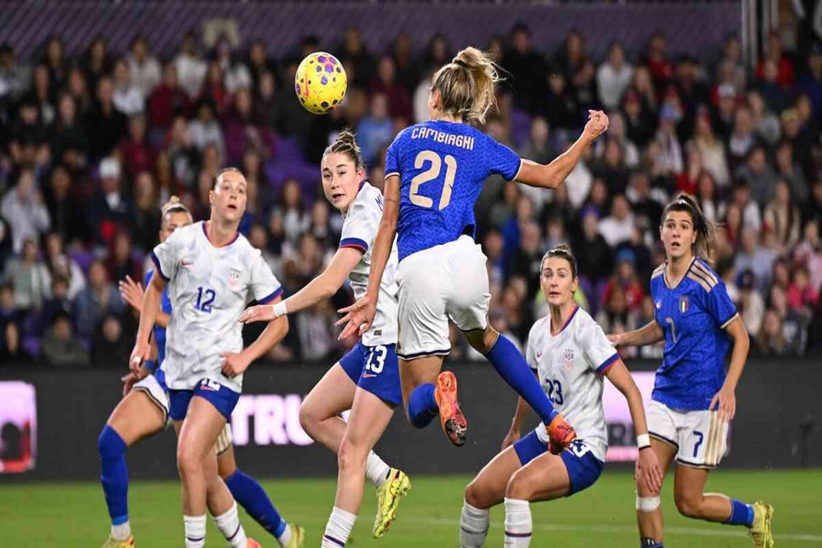 Italia femminile: una lezione dura contro gli Stati Uniti, 3-0 nella prima amichevole