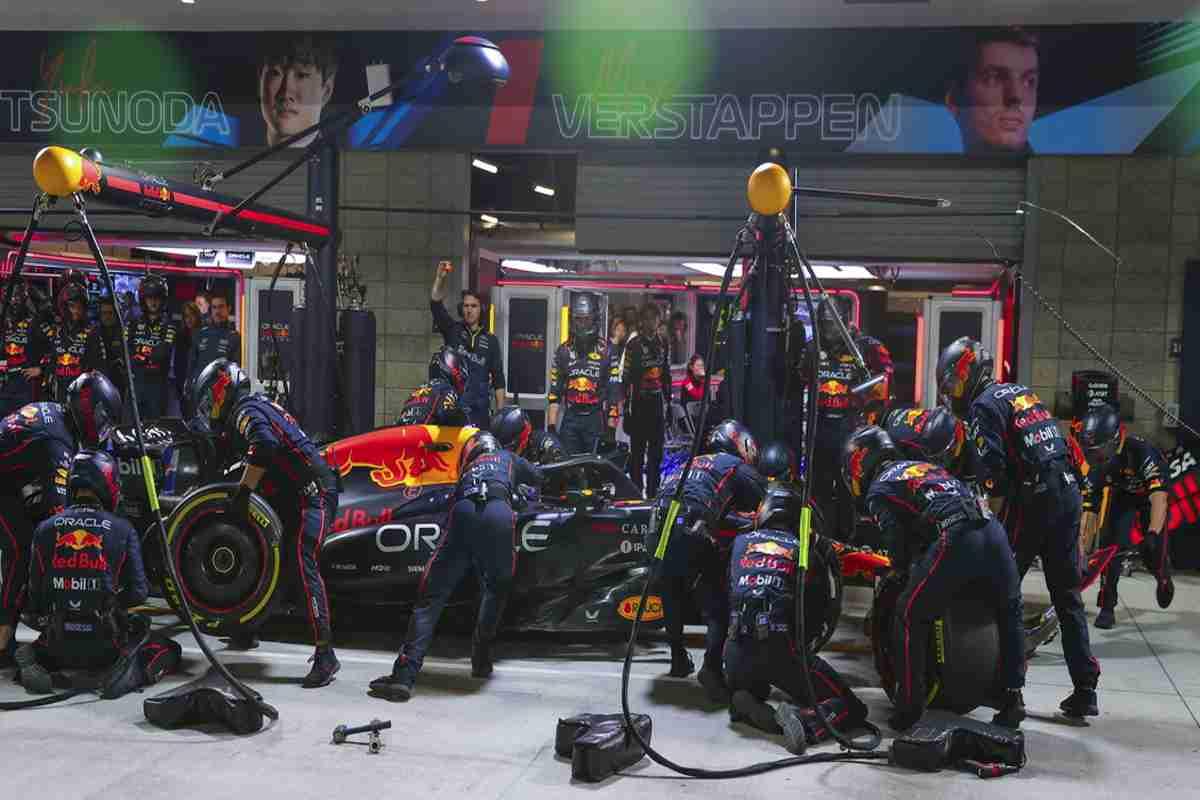 Verstappen trionfa a Las Vegas: la Ferrari di Leclerc si ferma al sesto posto