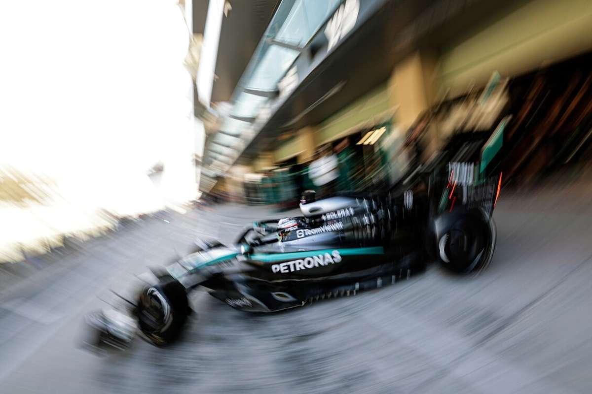 Crawford brilla ad Abu Dhabi: il giovane talento di Aston Martin conquista la vetta, Norris in 12ª posizione