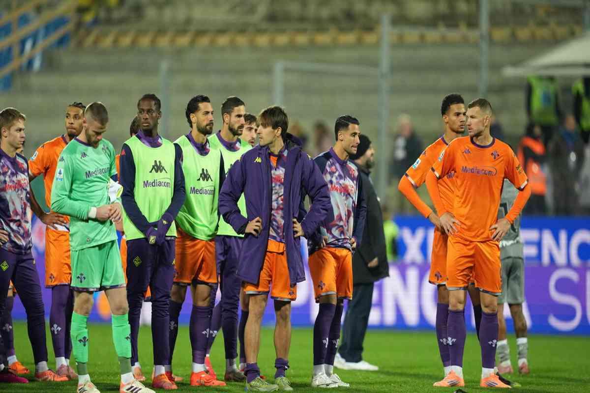 Fiorentina in ritiro: attesa e mistero per il futuro della squadra