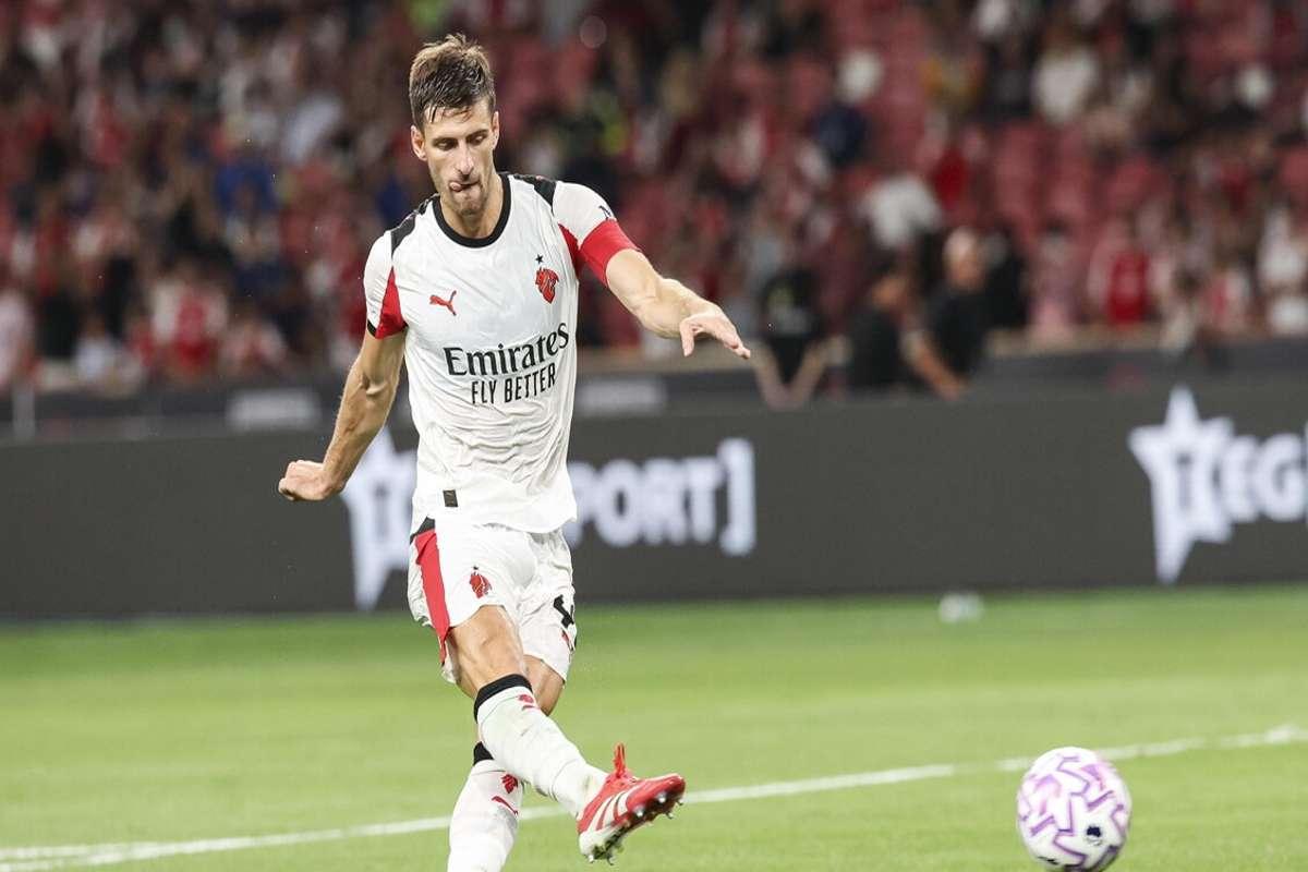 Gabbia si ferma: trauma al ginocchio, ma niente lesioni per il difensore del Milan