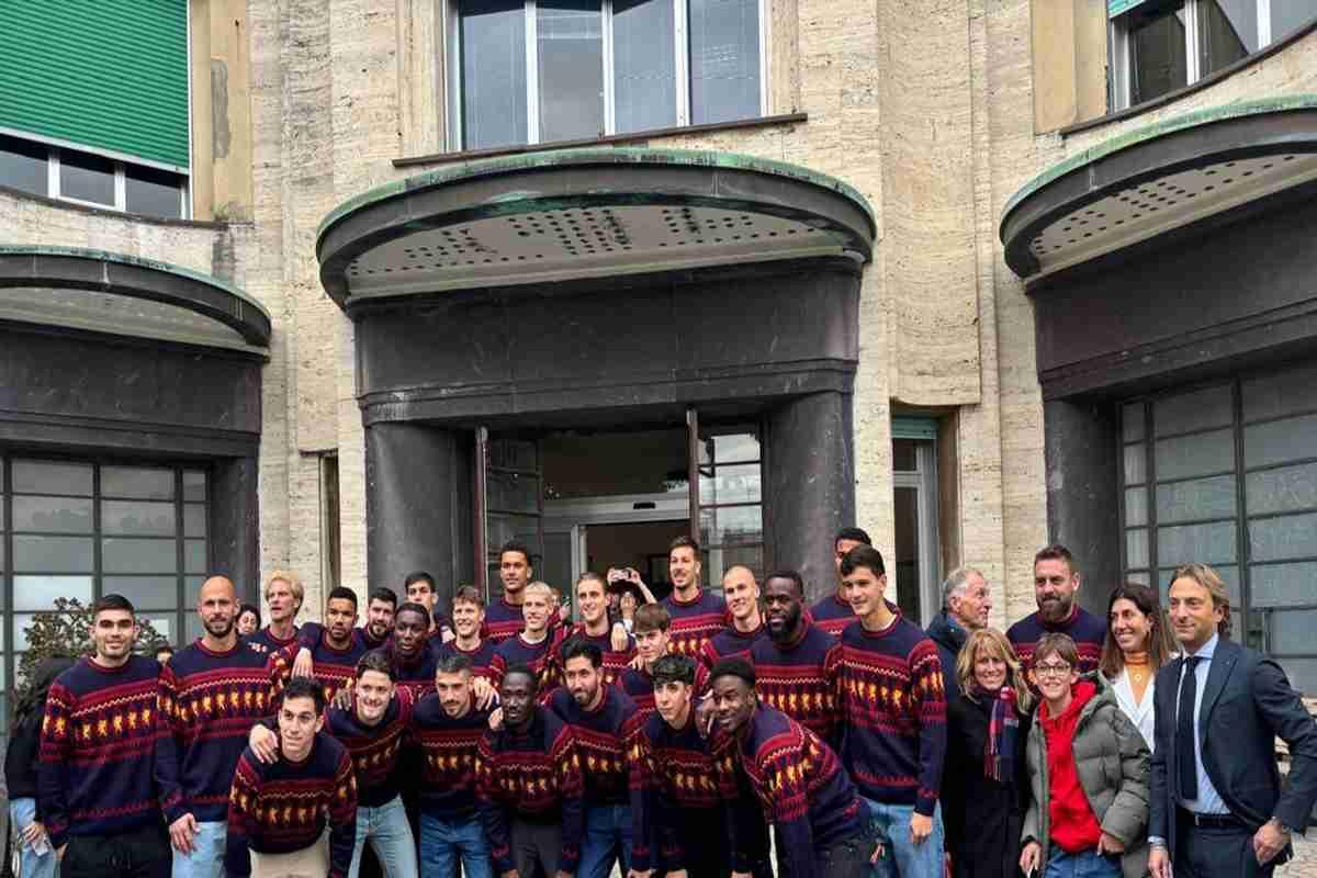 Genoa in visita al Gaslini: un gesto di solidarietà e supporto ai giovani pazienti