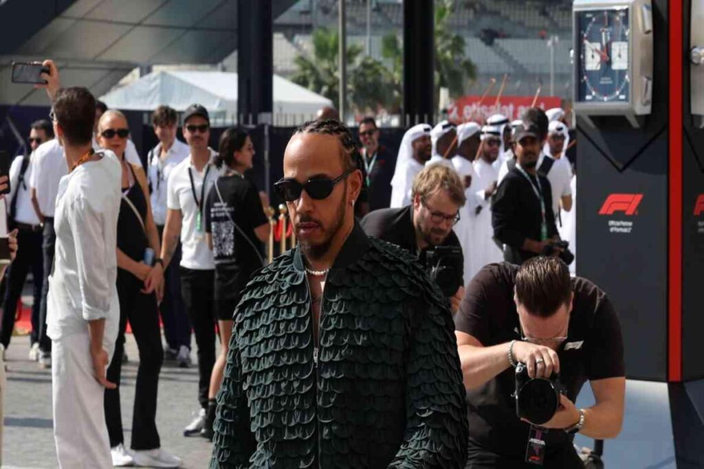 Hamilton si ritira dalla F1: niente più telefonate e silenzio invernale