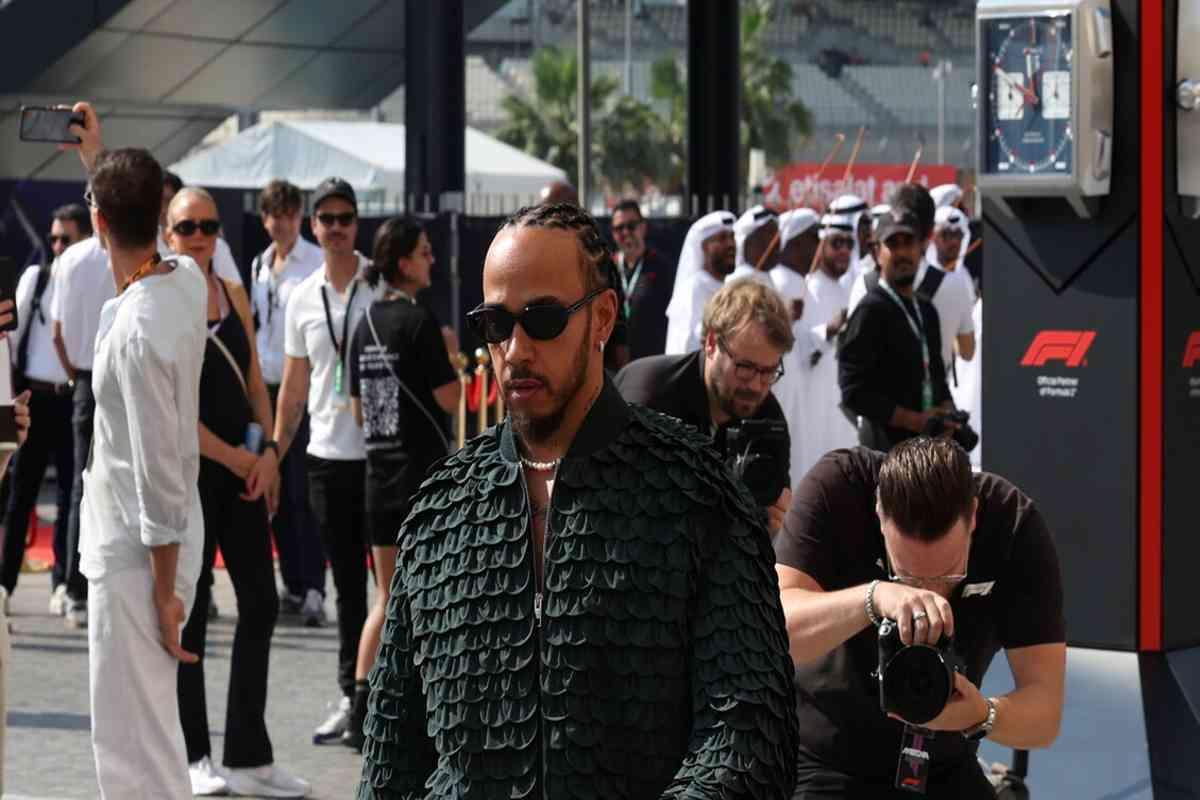 Hamilton si ritira dalla F1: niente più telefonate e silenzio invernale