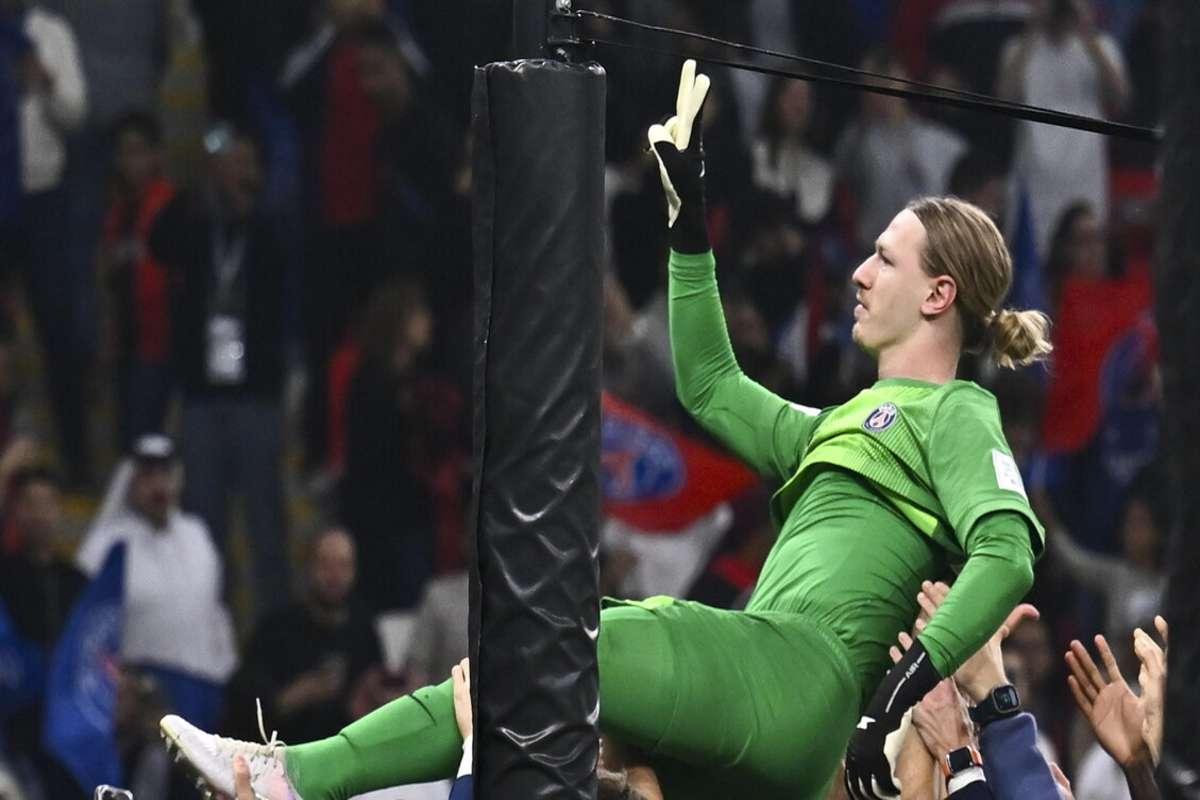 Il portiere russo Safonov salva il PSG: i rigori parati grazie a un trucco segreto