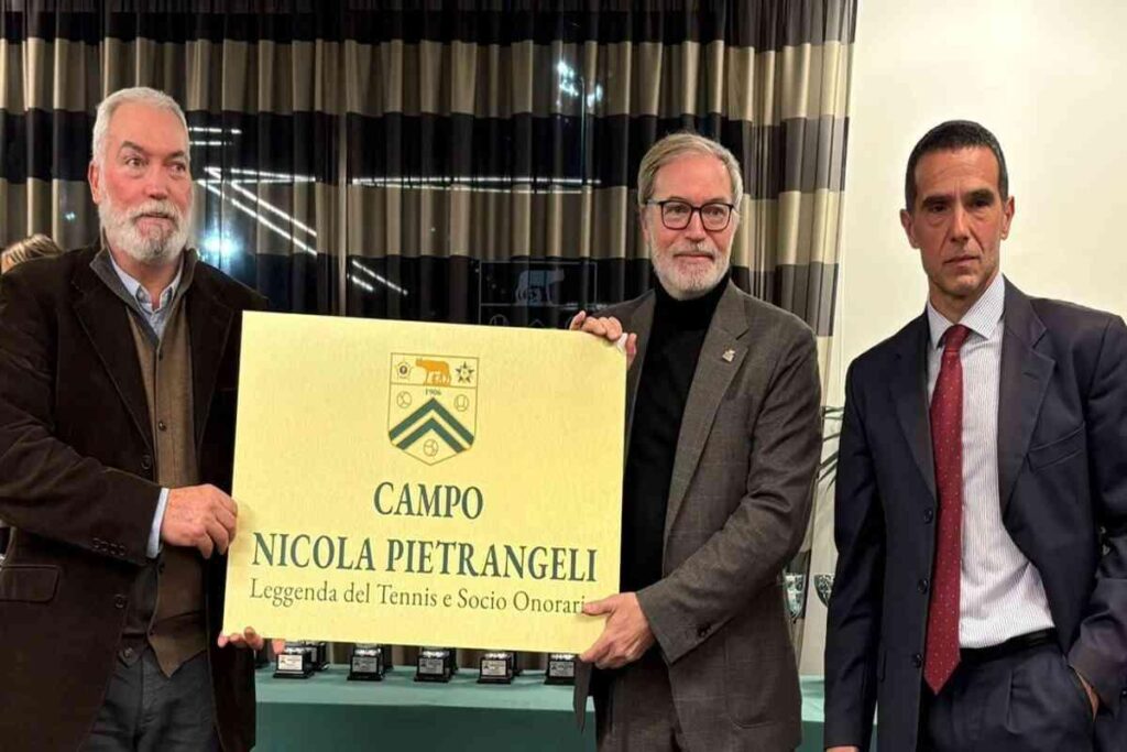 Nicola Pietrangeli: il campo 4 del Tennis Club Parioli celebra una leggenda del tennis italiano