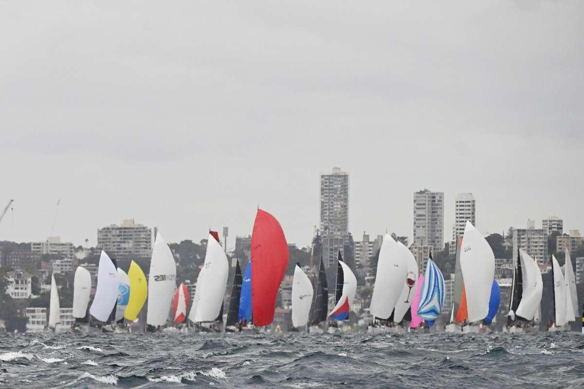 Sydney-Hobart: la vela inizia con un toccante tributo alle vittime di Bondi Beach