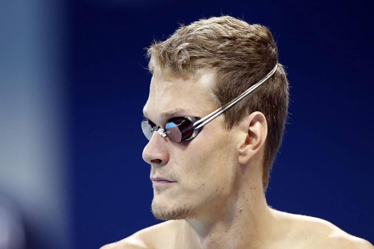 Ex campione olimpico Agnel rinviato a giudizio per violenza su minore: un caso che scuote il mondo del nuoto