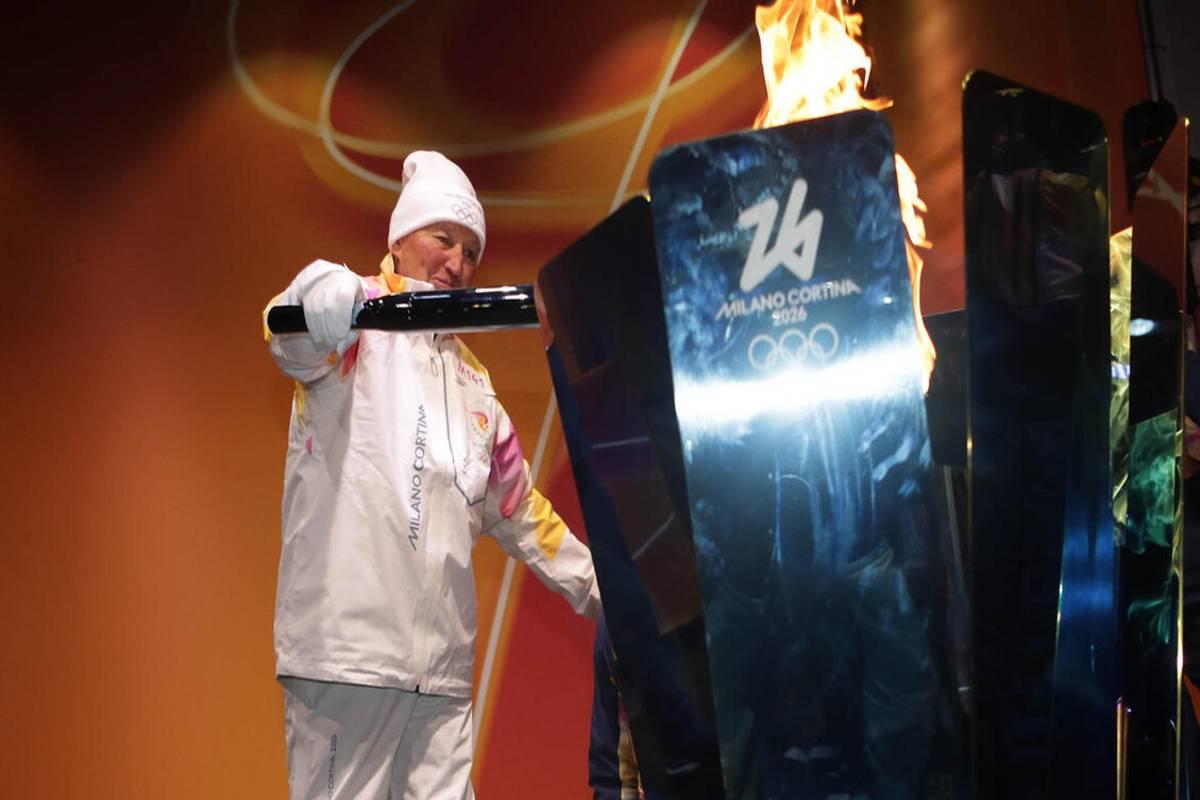 Fiamma olimpica accesa in val di Fiemme: Nones porta il testimone a Milano Cortina