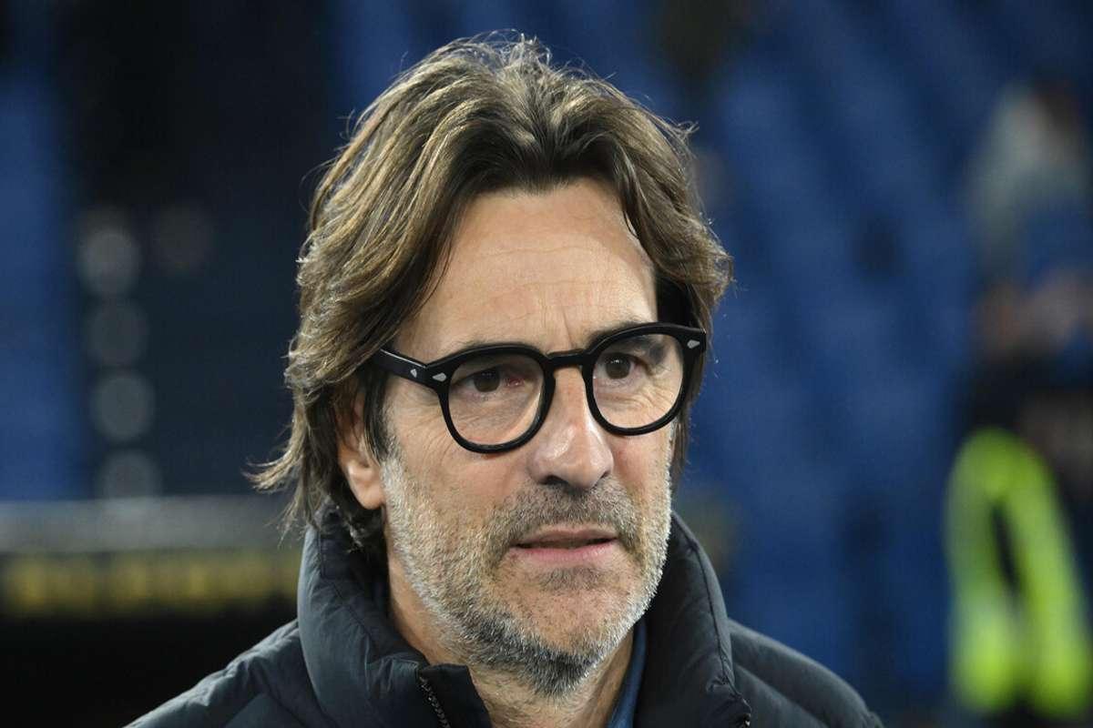 Fiorentina in lutto: maglia speciale e braccio alzato per onorare la memoria