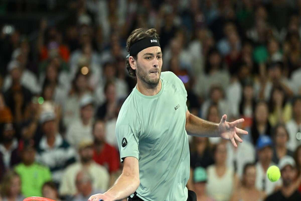 Fritz sorprende Wawrinka e avanza agli ottavi contro Musetti