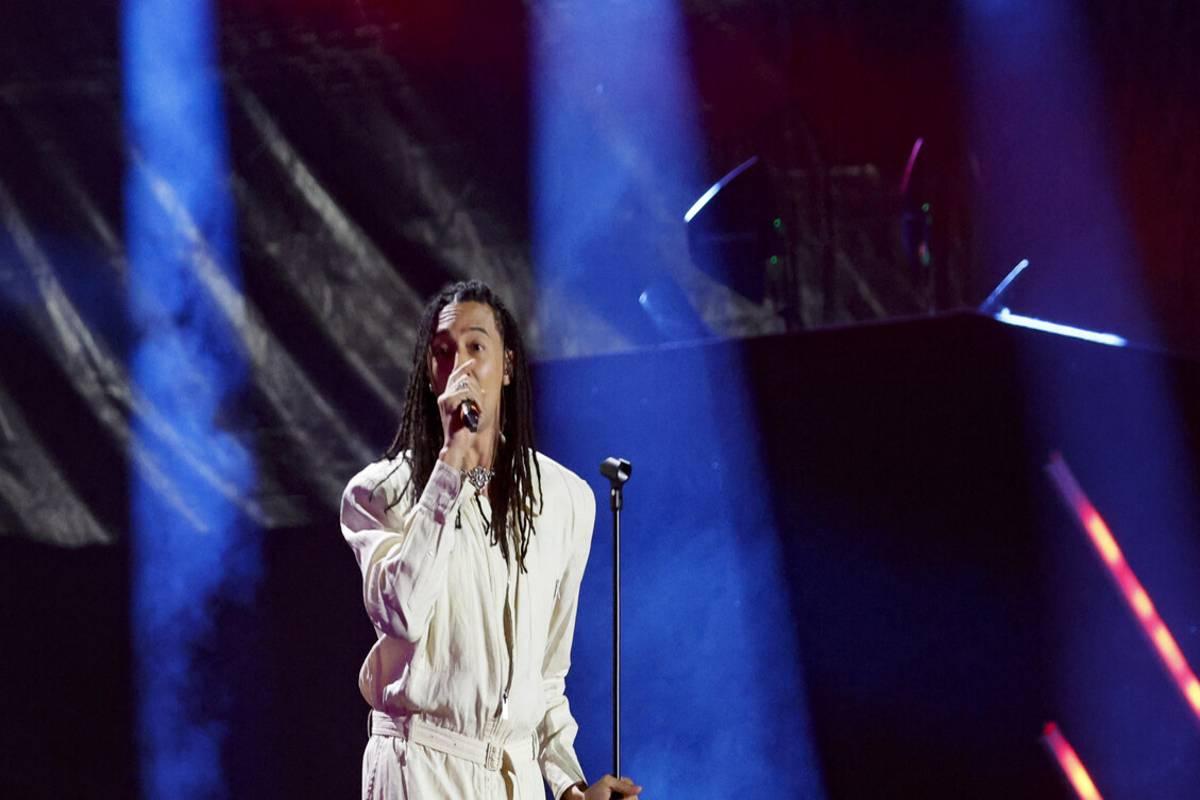 Ghali sorprende tutti alla cerimonia di apertura di Milano Cortina -14