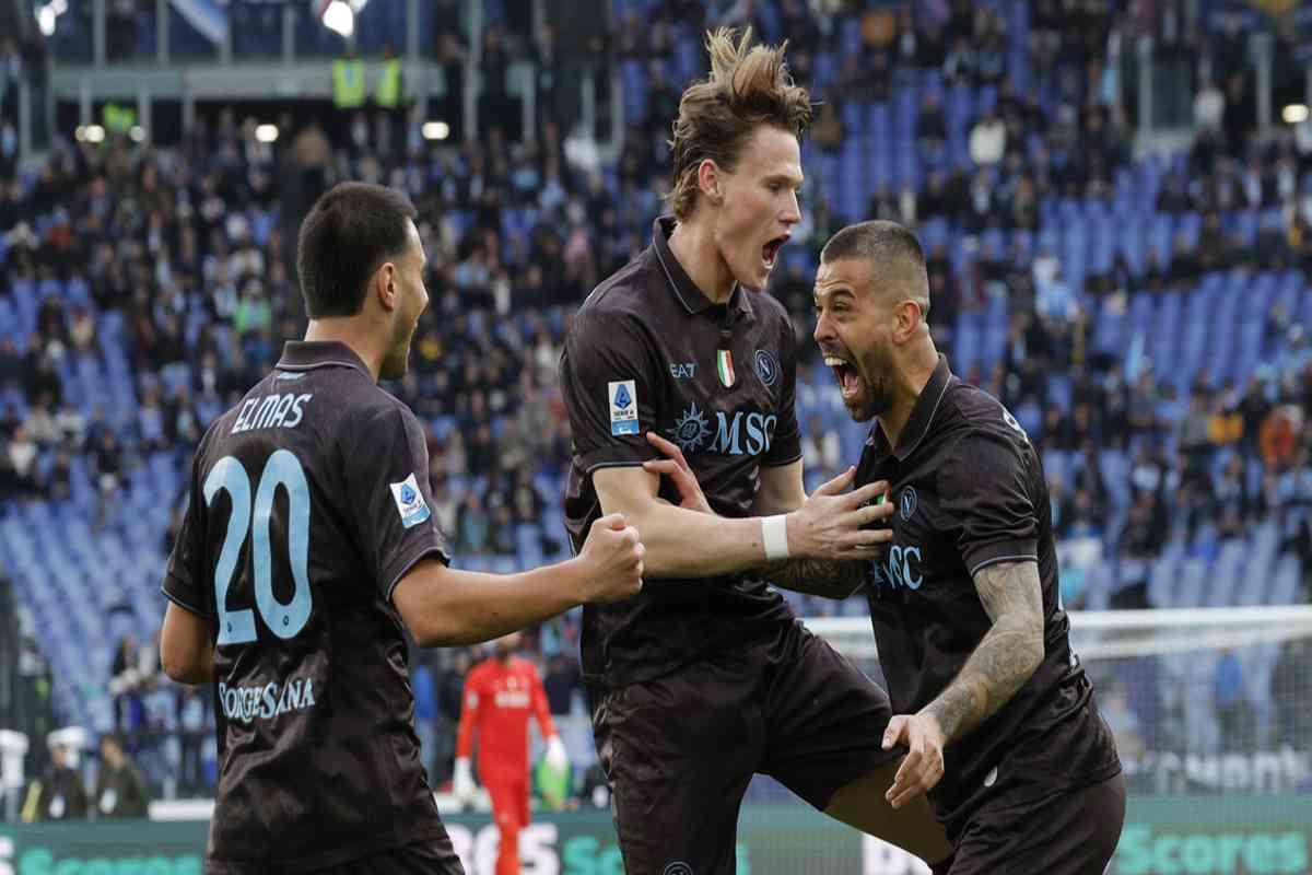 Il Napoli conquista l'Olimpico: vittoria per 2-0 contro la Lazio