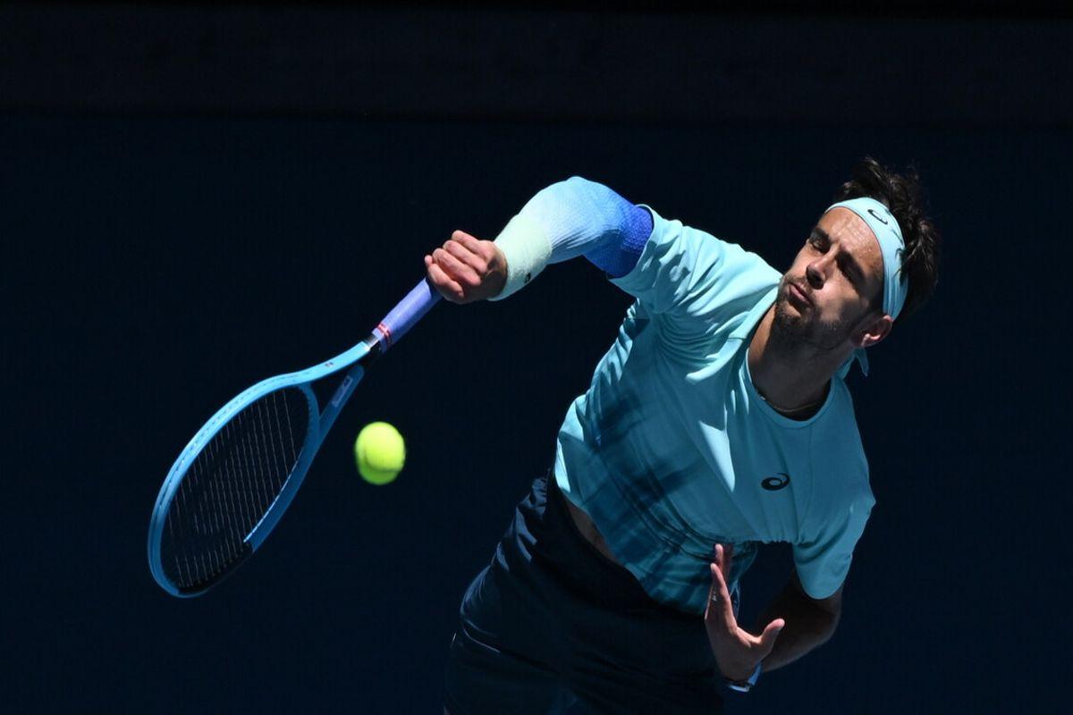 Musetti sorprende Fritz e sfida Djokovic ai quarti dell'Australian Open