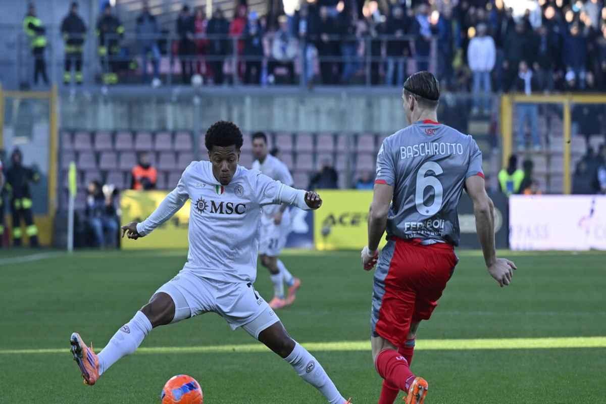 Neres si opera e rassicura i tifosi: 'tutto è andato bene'