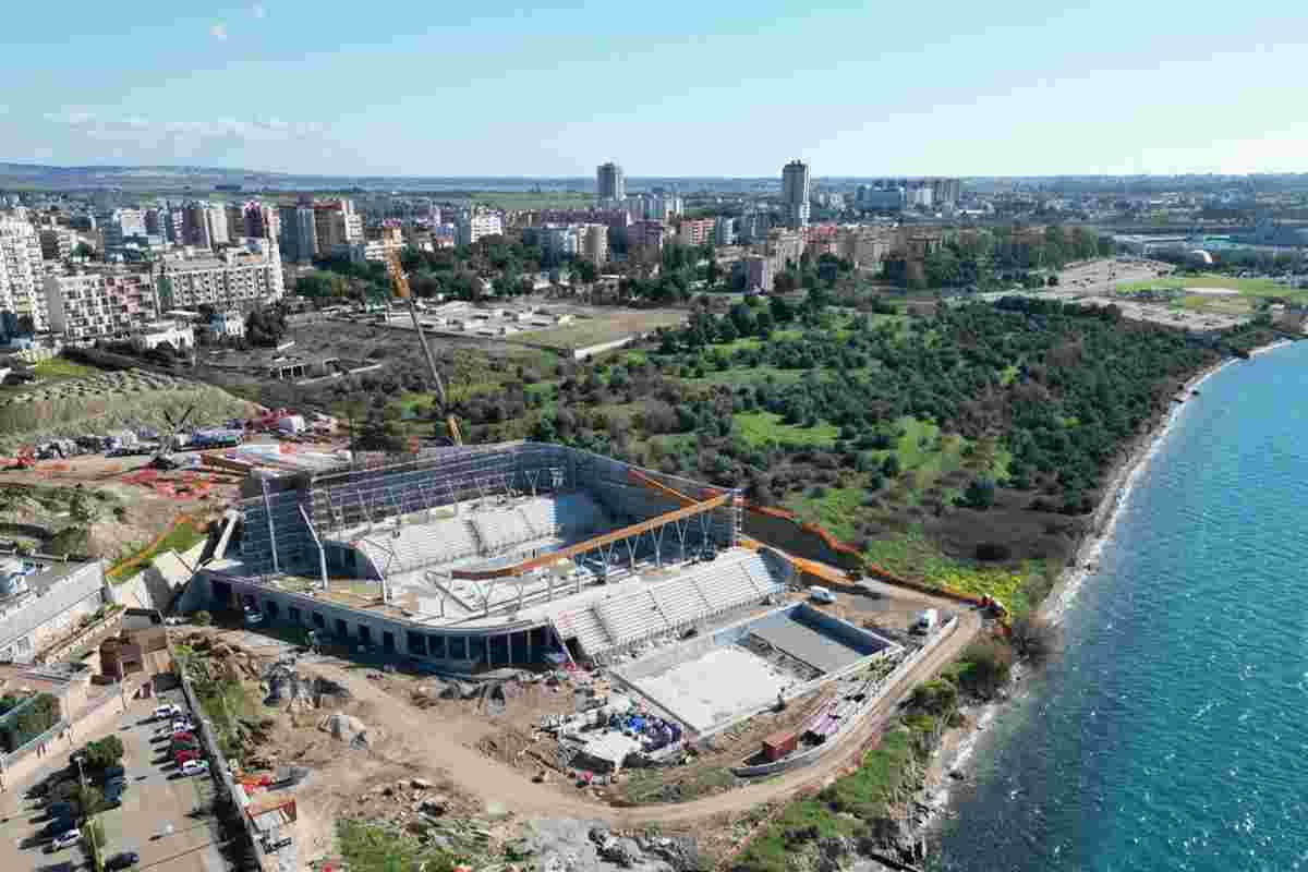Rivoluzione al Stadio del nuoto: partono i lavori per la copertura ai Giochi del Mediterraneo