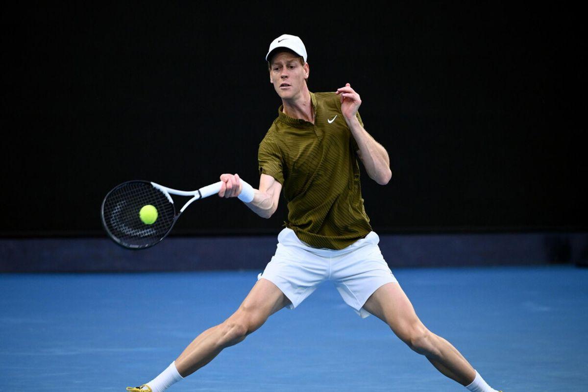 Sinner avverte: per superare Djokovic serve una prestazione impeccabile