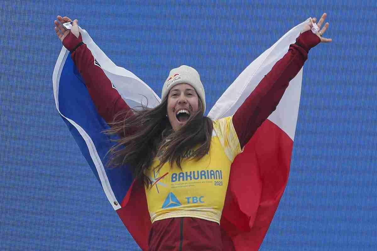 Adamczykova, la snowboarder che conquista Milano Cortina e si reinventa con i baffi