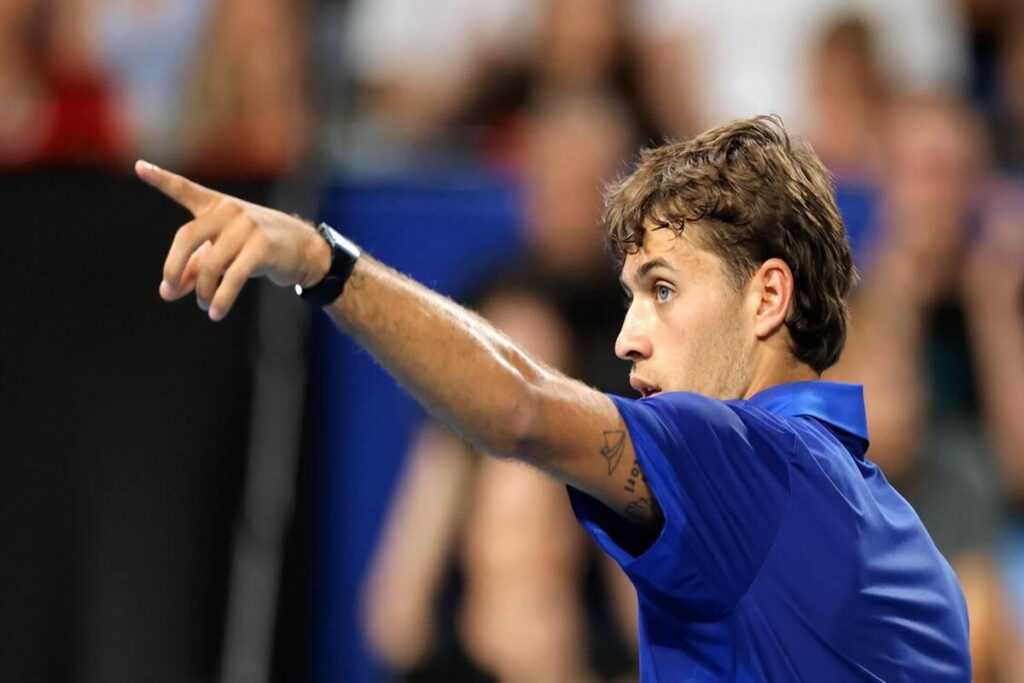 Cobolli incoraggia Bove: Il tuo spirito guerriero è indomabile!