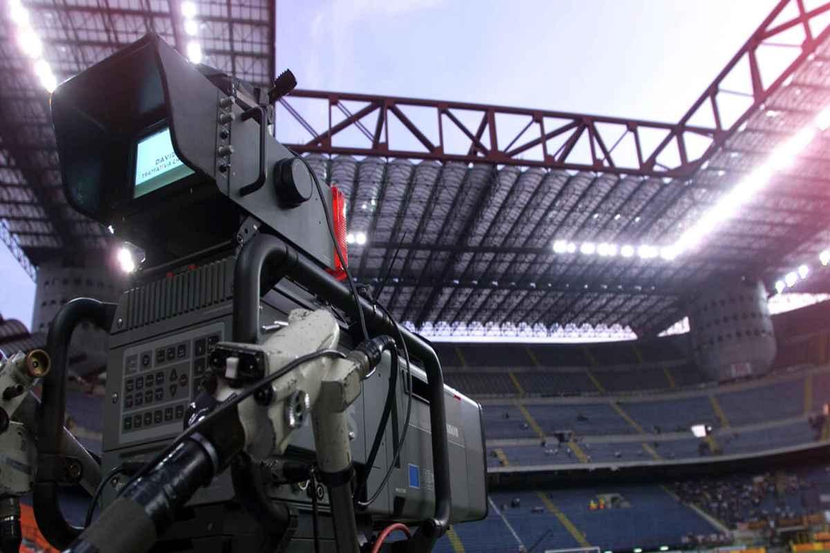 Dalla passione per il calcio all'emozione della vela: il dibattito sui diritti tv si infiamma