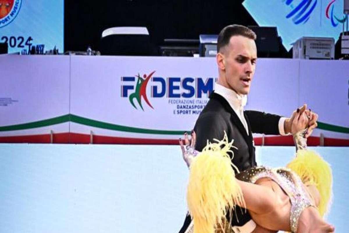 Danza sportiva: un finale mozzafiato con le esibizioni di Standard e Latino americane