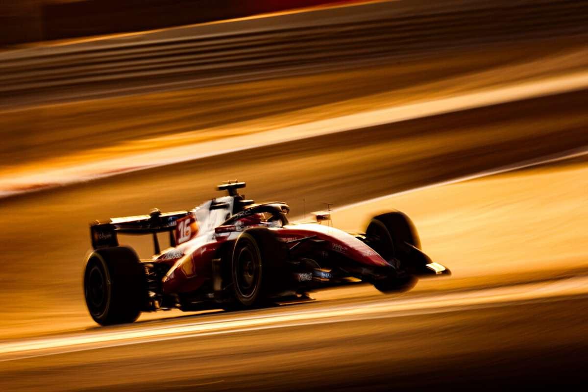 Ferrari in pole position: Leclerc domina i test del mattino in Bahrain