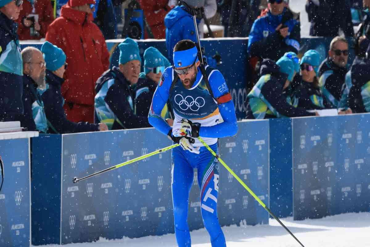 Giacomel affronta un imprevisto durante la gara a Milano Cortina