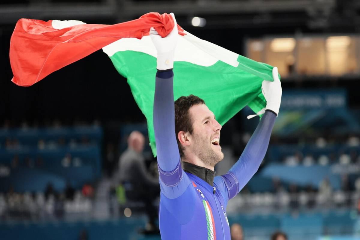 Giovannini celebra a Milano Cortina come Steph Curry: un gesto che fa discutere