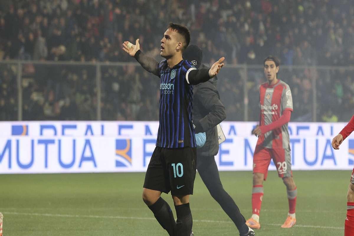 Inter trionfa 2-0 a Cremona e allunga il vantaggio sul Milan a +8