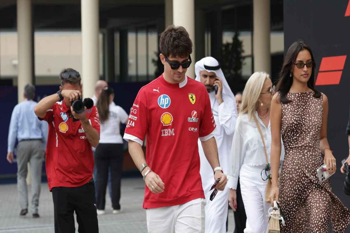 Leclerc e Alexandra: un matrimonio da sogno tra le strade di Montecarlo in Ferrari