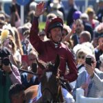 L'epilogo emozionante di Frankie Dettori: un addio indimenticabile sul palcoscenico delle corse