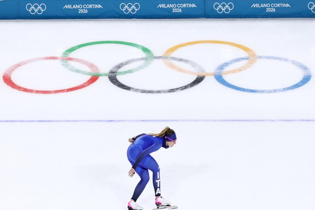 Lollobrigida conquista l'oro nei 5000 m di pattinaggio veloce a Milano Cortina