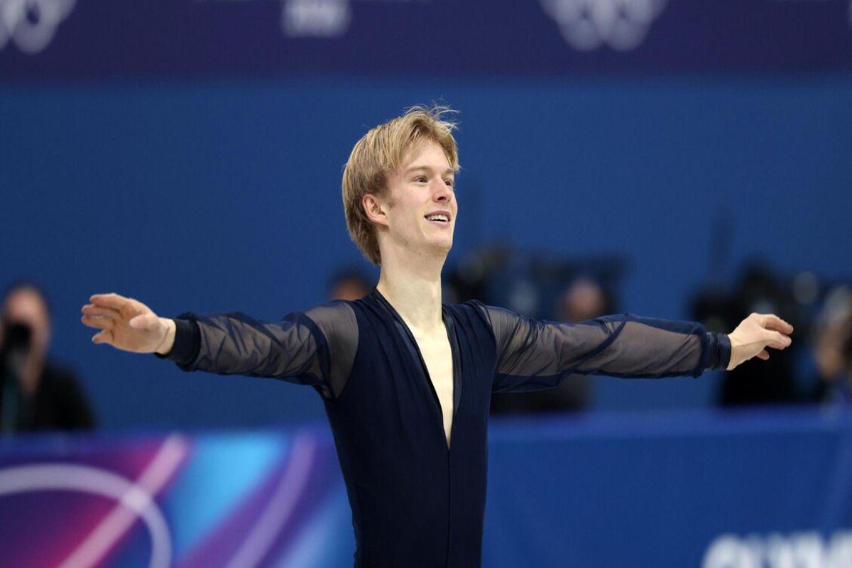 Milano Cortina: Grassl conquista il pubblico con un emozionante quarto posto nello short program di pattinaggio di figura