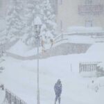 Milano Cortina: la neve paralizza il traffico e ritarda il curling