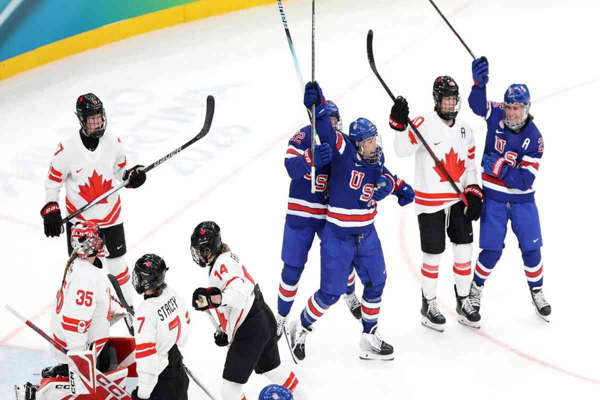 Milano Cortina: trionfo degli Stati Uniti nell'hockey femminile, Canada sconfitto in finale