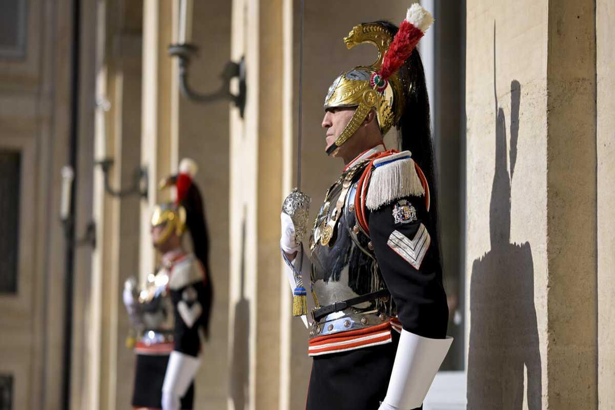 Milano e Cortina: cerimonie straordinarie con i corazzieri e le carabiniere in primo piano