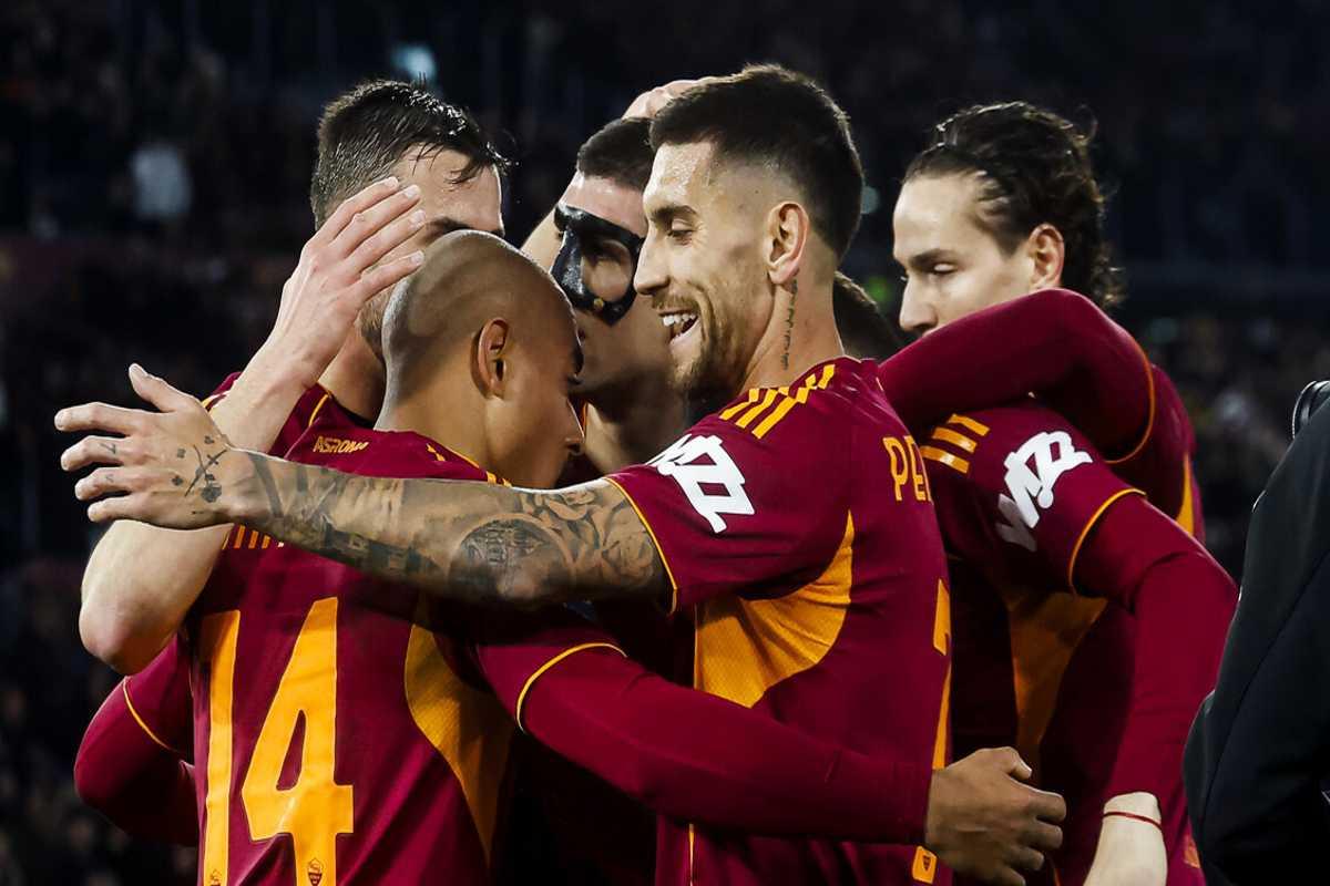 Roma conquista una vittoria decisiva contro il Cagliari con un 2-0 emozionante