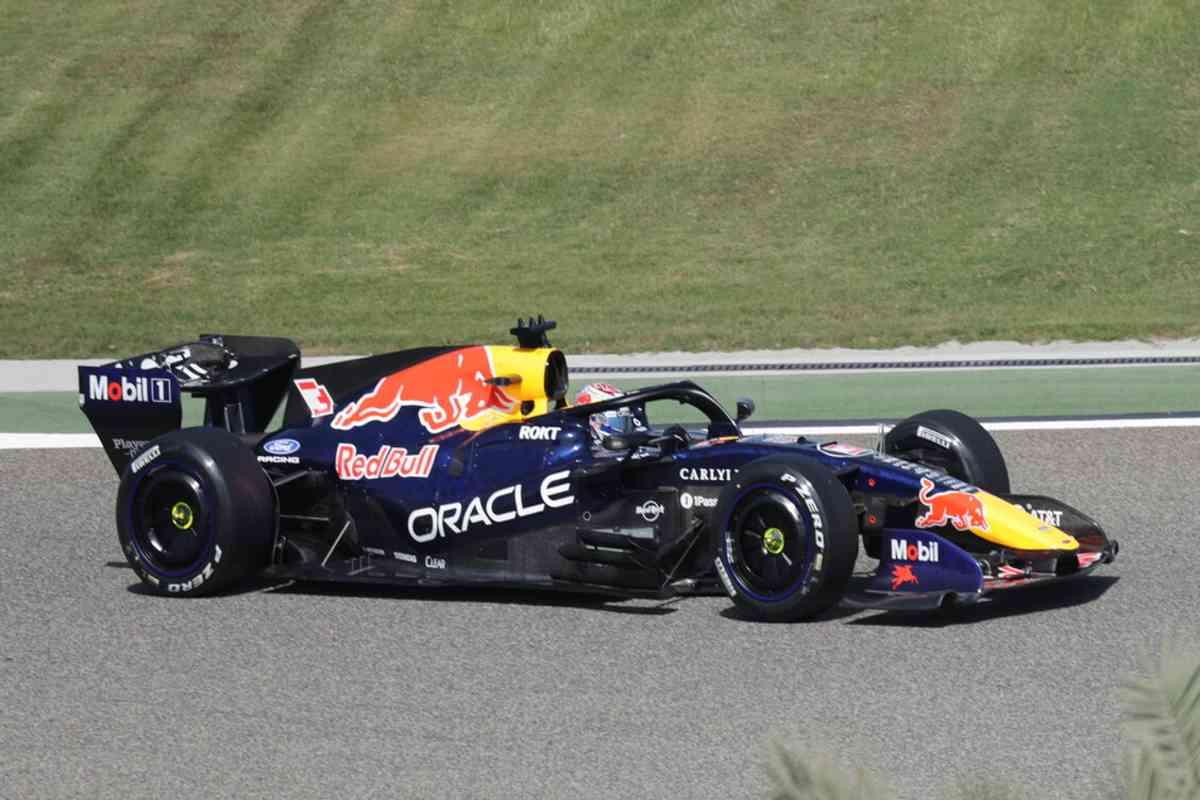 Sakhir: Vertappen domina i test con il miglior tempo