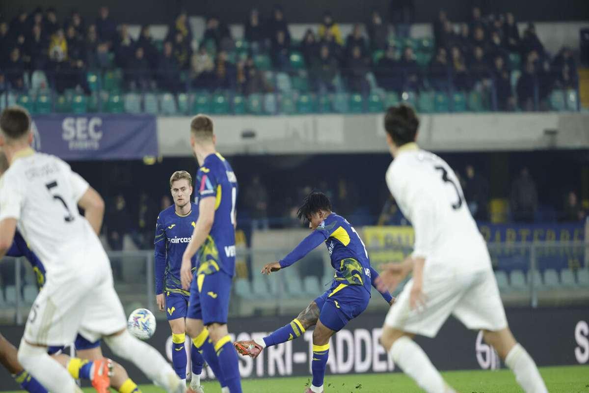 Verona e Pisa si dividono la posta in palio: un pareggio senza emozioni